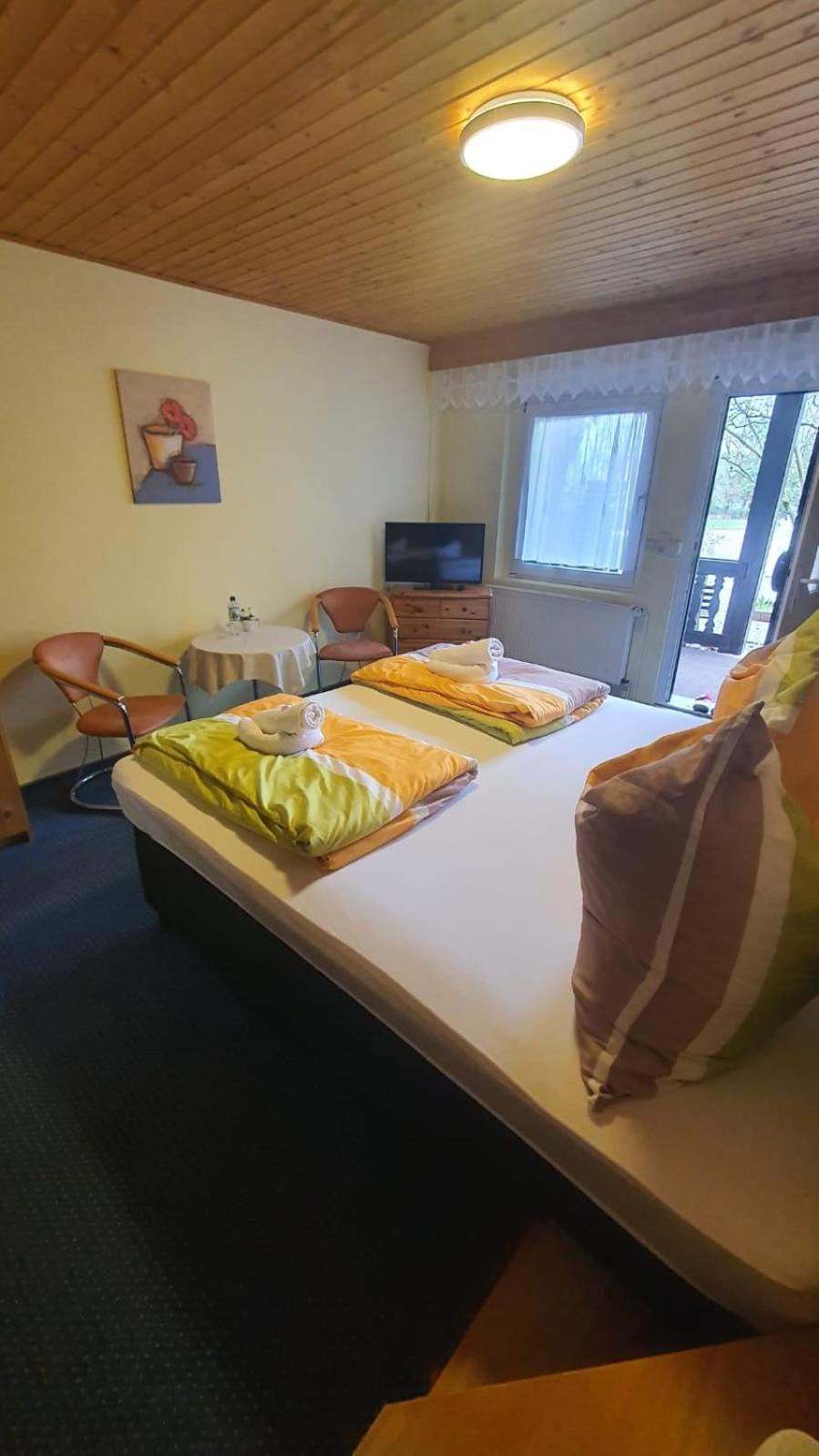 Motel Zur Festwiese Gierstädt Extérieur photo