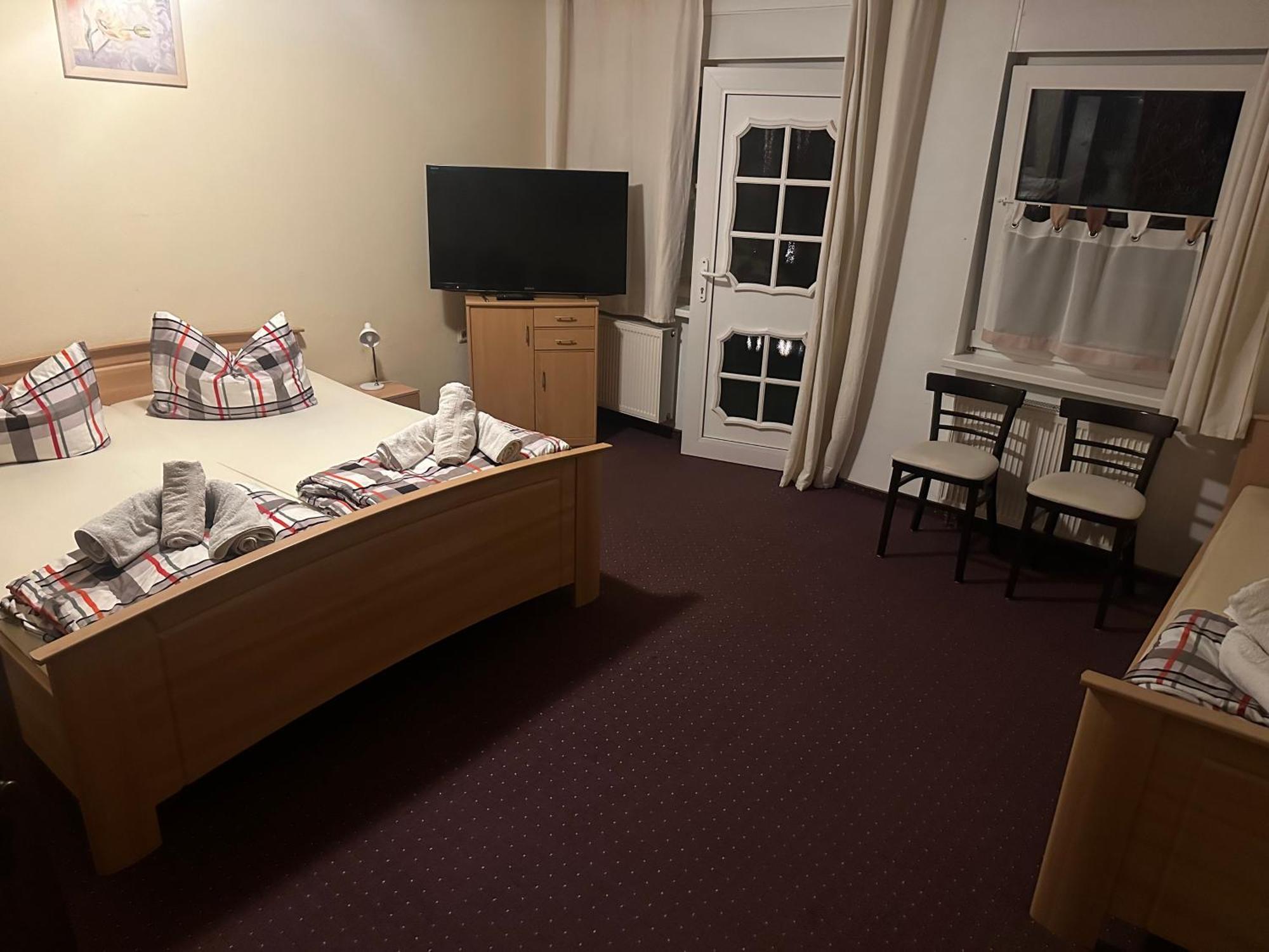Motel Zur Festwiese Gierstädt Extérieur photo