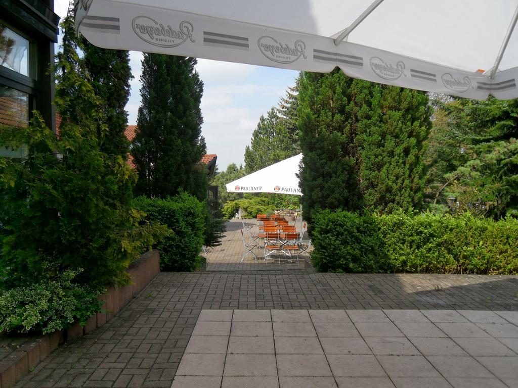 Motel Zur Festwiese Gierstädt Extérieur photo