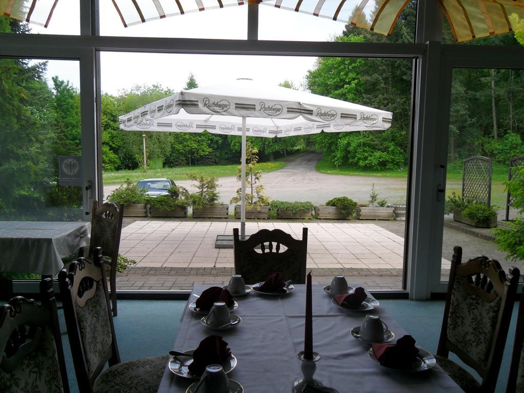 Motel Zur Festwiese Gierstädt Extérieur photo