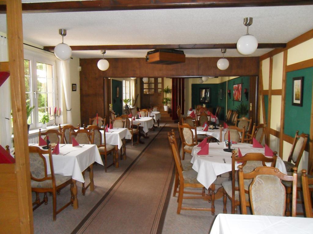 Motel Zur Festwiese Gierstädt Extérieur photo