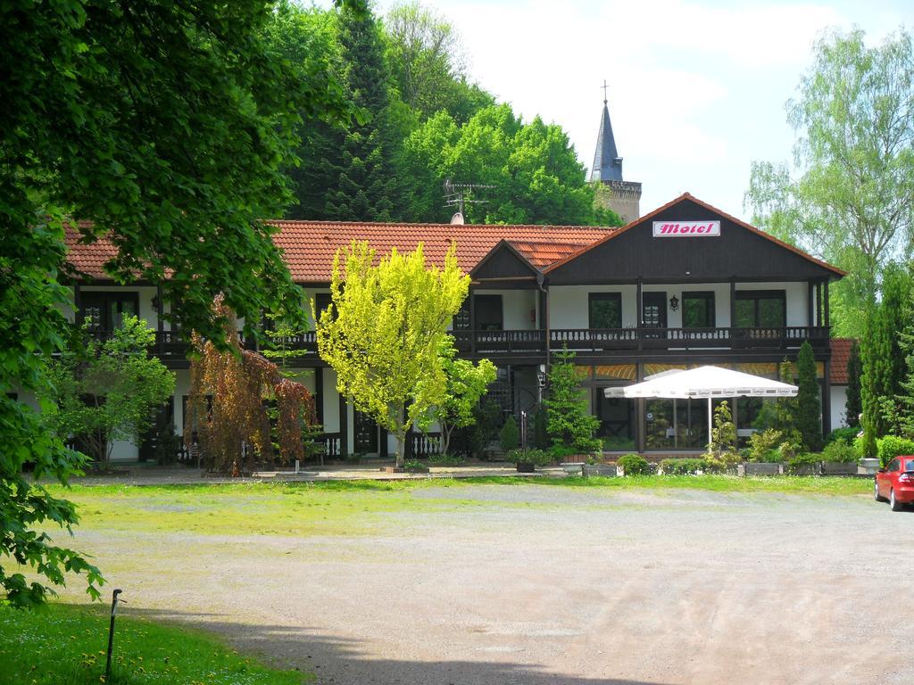 Motel Zur Festwiese Gierstädt Extérieur photo